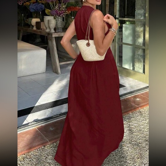 Elegant Burgundy Maxi Dress - Picture 2 of 15